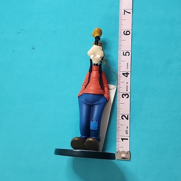 BNIB Disney Goofy Collectible Spring Hat Figurine - Picture 7 of 9